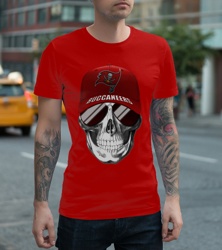 Tampa Bay Buccaneers Skull With Red Cap T-Shirt