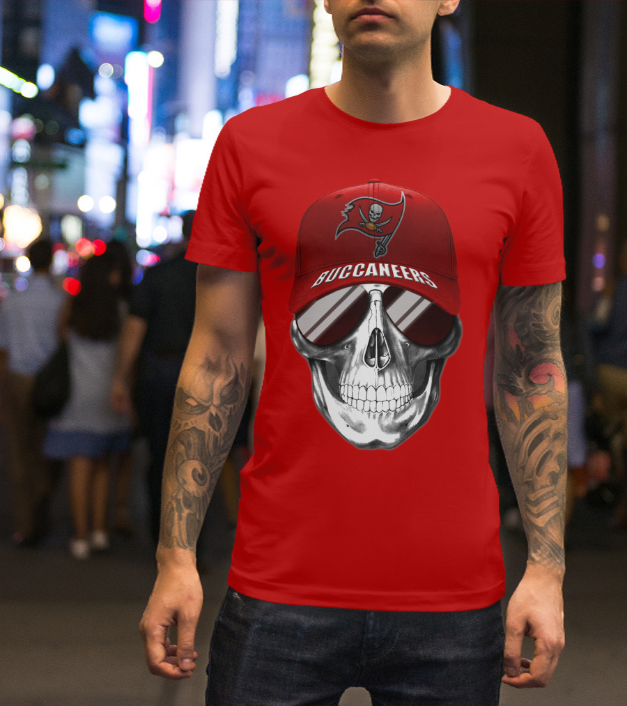 Tampa Bay Buccaneers Skull With Red Cap T-Shirt
