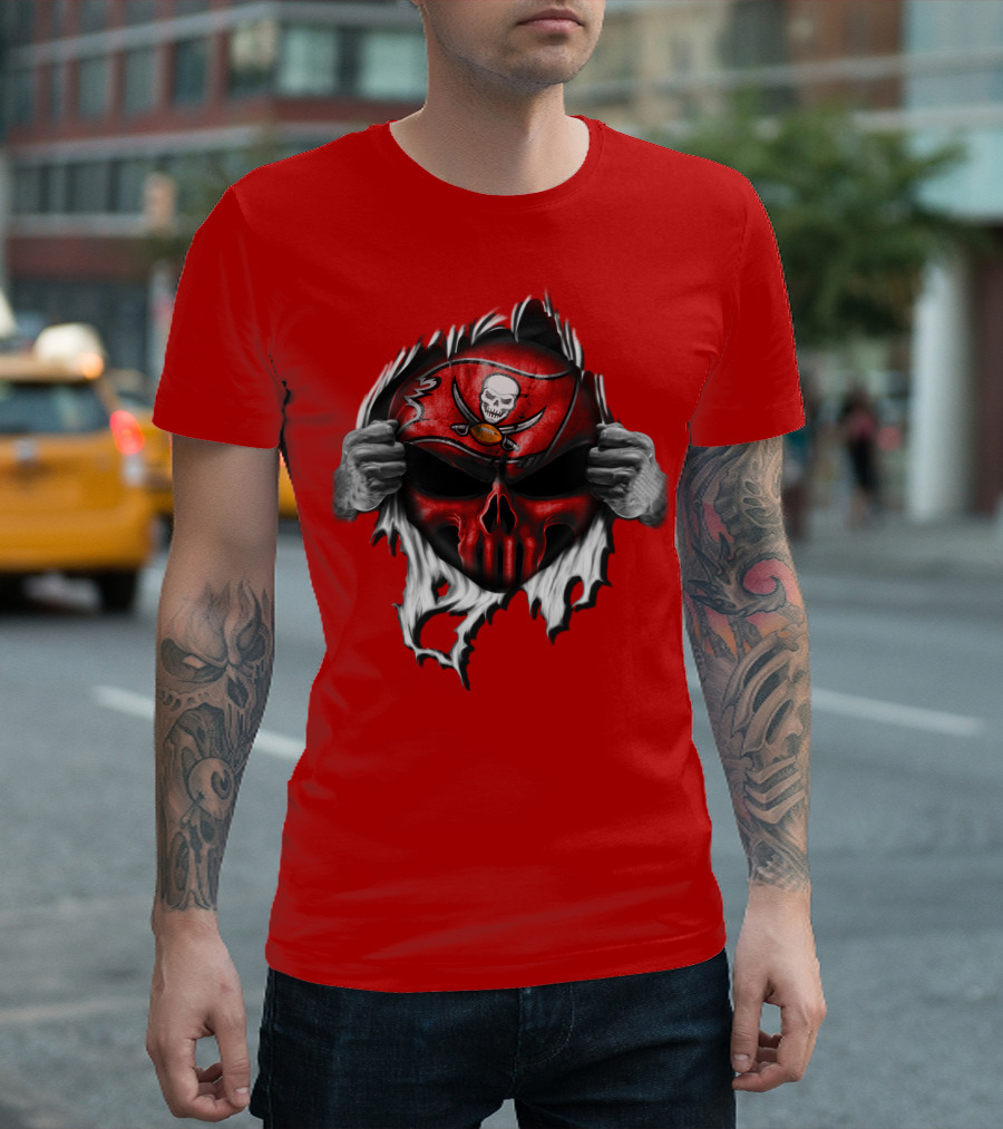 Tampa Bay Buccaneers Skull Face Peeling Back T-Shirt