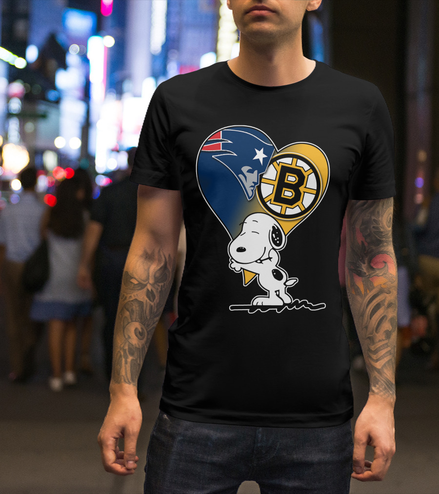 Patriots Bruins Snoopy Heart Hug T-Shirt