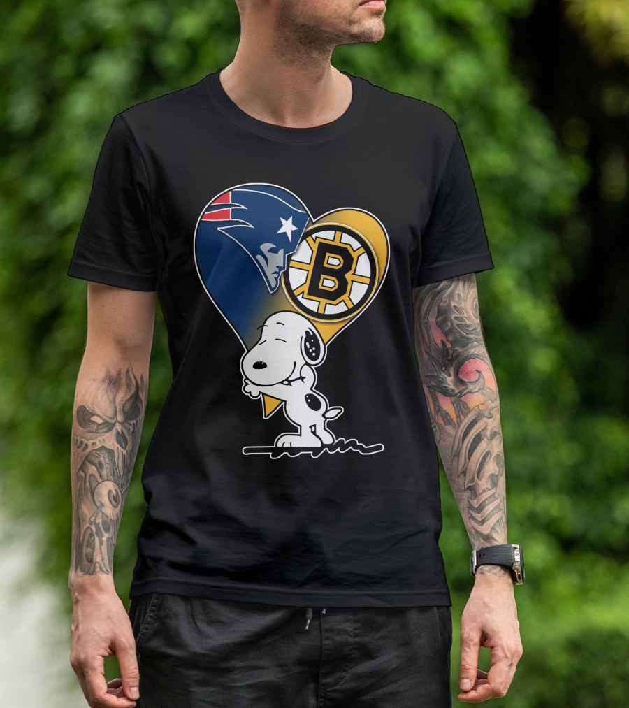 Patriots Bruins Snoopy Heart Hug T-Shirt