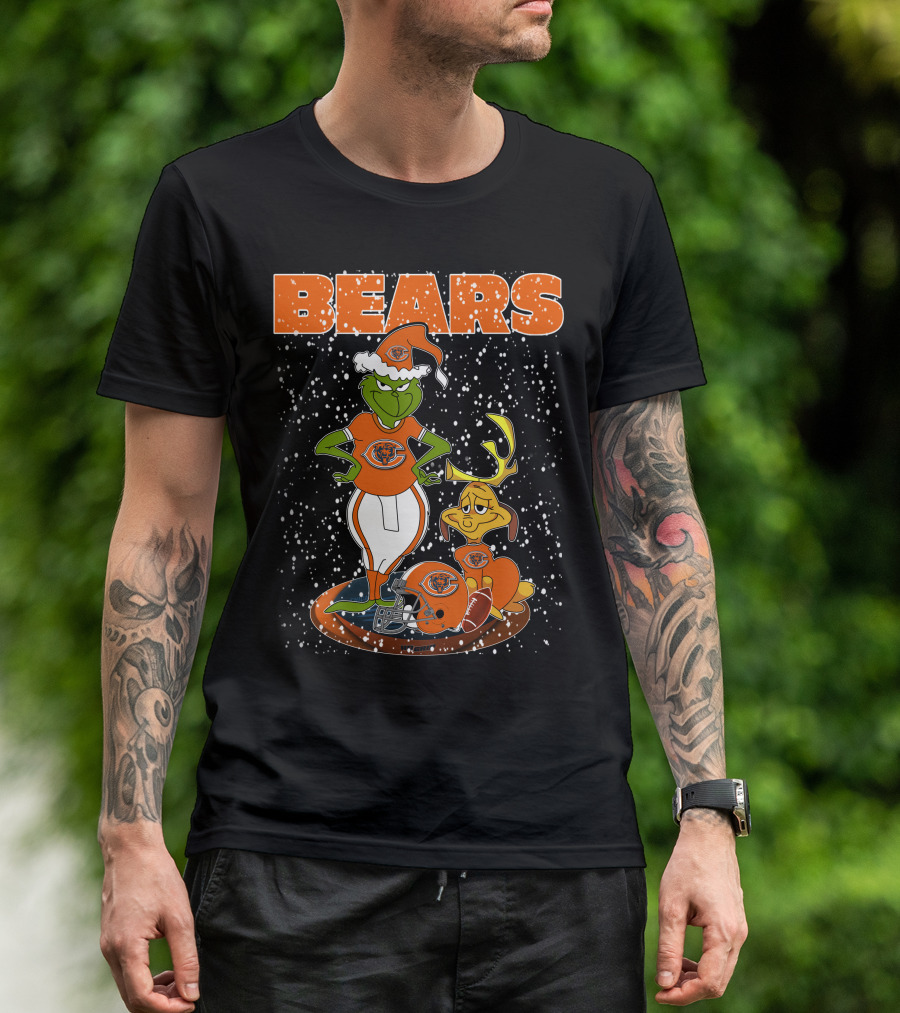 BEARS Grinchxmas CHICAGO BEARS Football Helmet And Santa Hat T-Shirt