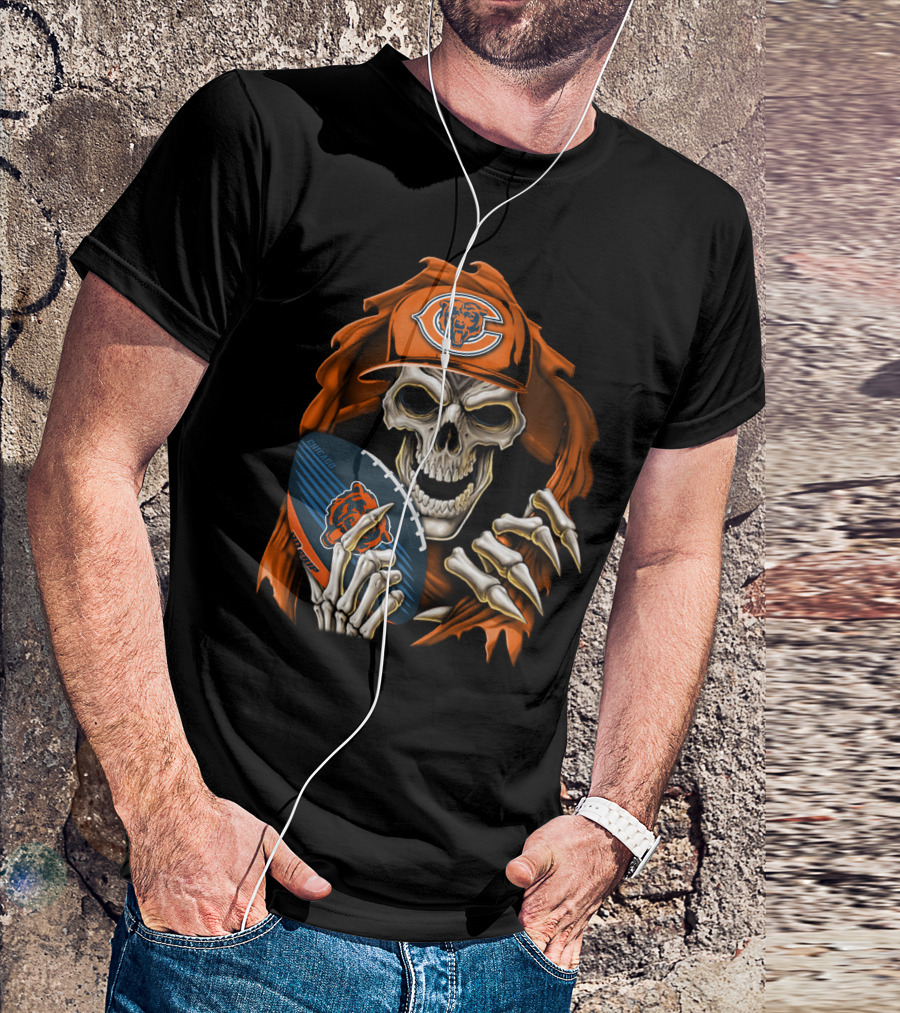 Skullbong CHICAGO BEARS Skeleton Holding Football T-Shirt