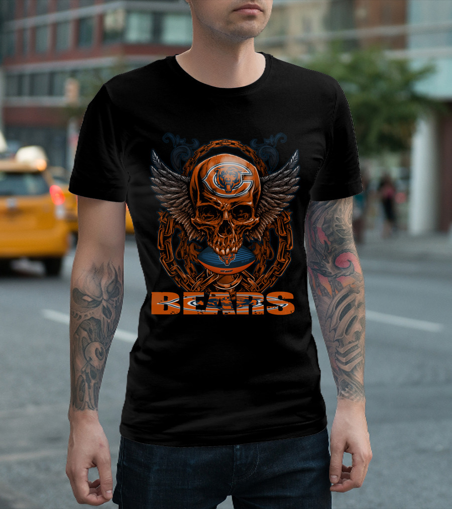 Skullfb Winged Skull with Chicago Bears Football Helmet and Chains BEARS T-Shirt