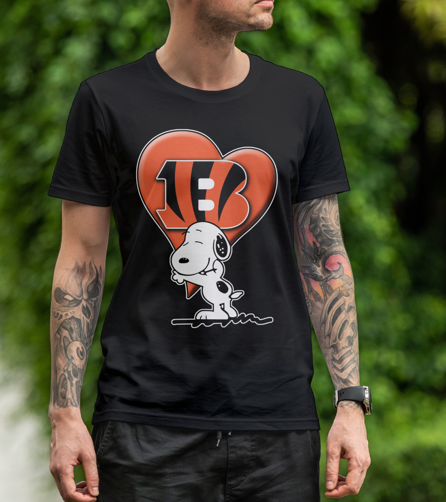 Snp V1 Cincinnati Bengals Snoopy Heart T-Shirt