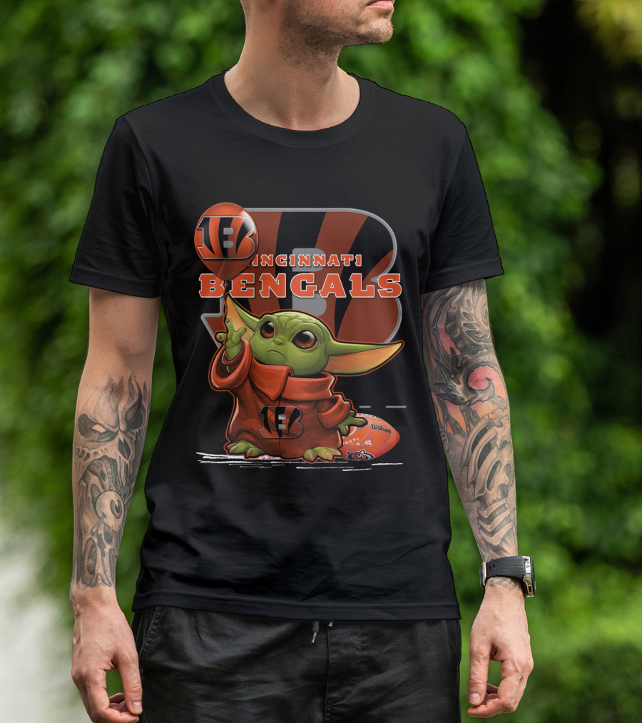CINCINNATI BENGALS Yoda Wilson Football T-Shirt
