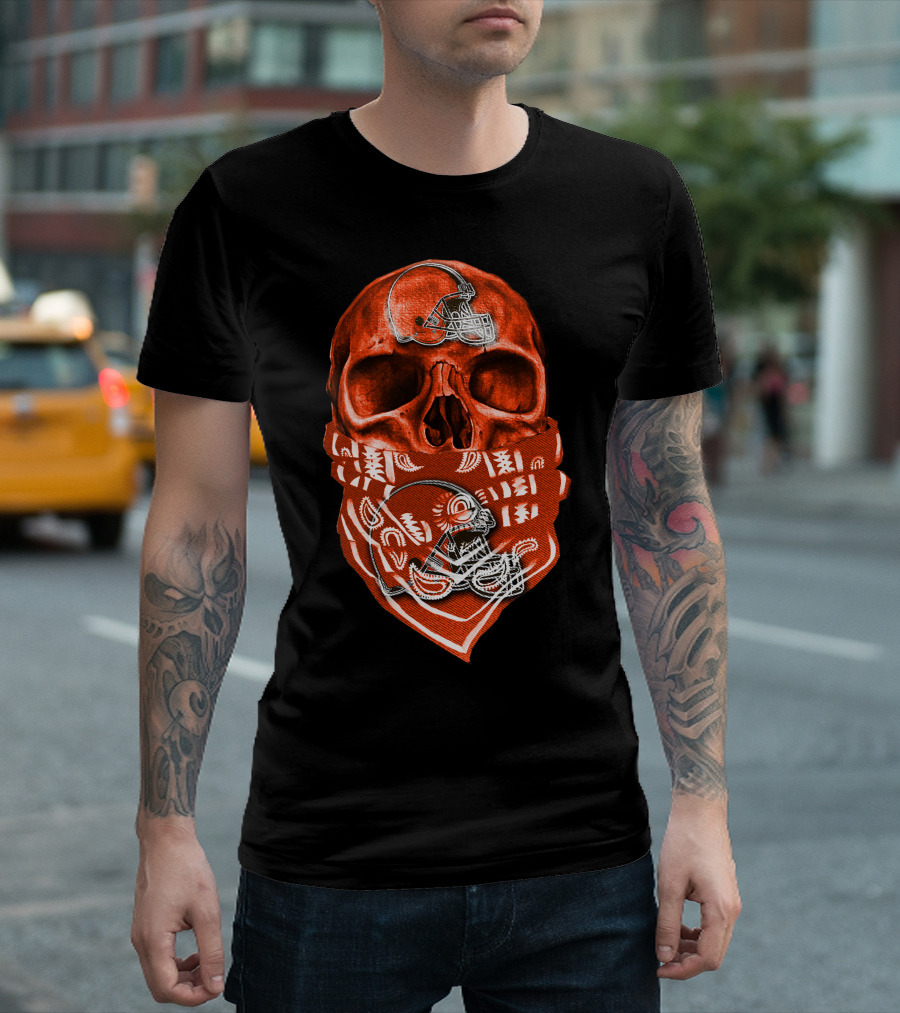 Cleveland Browns Bandana Skull With Football Helmet T-Shirt