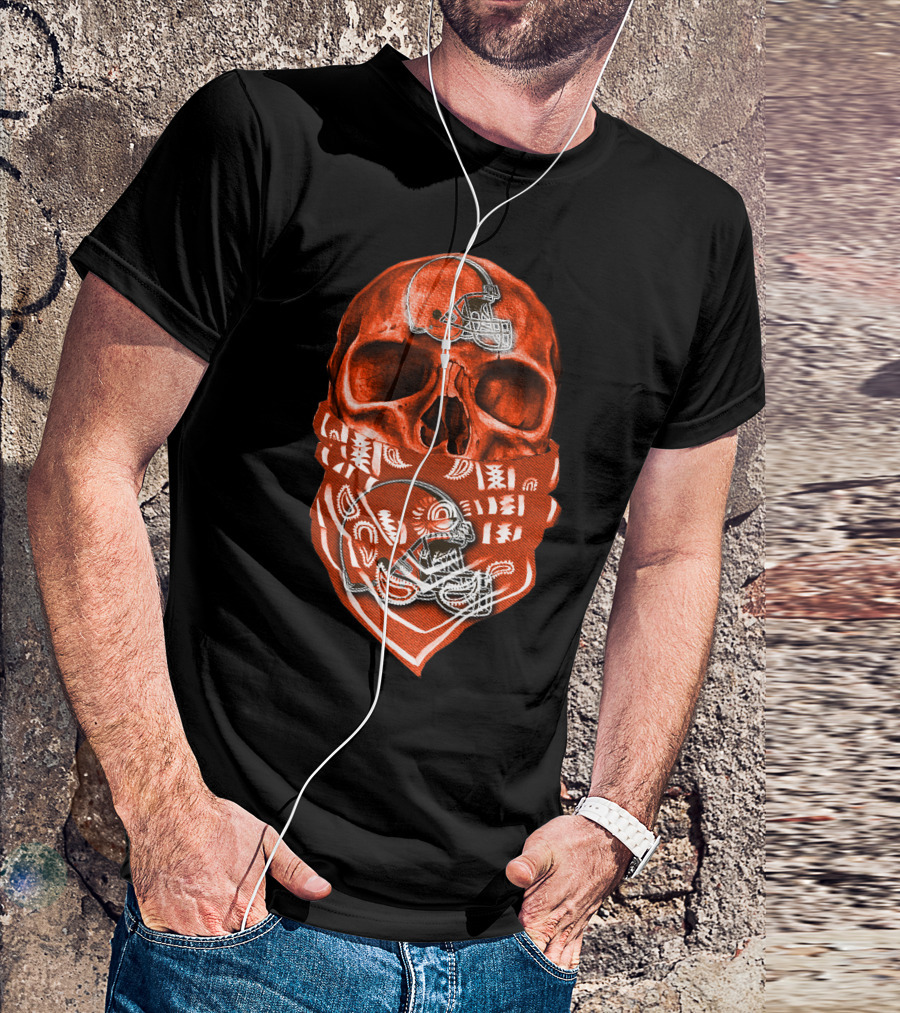 Cleveland Browns Bandana Skull With Football Helmet T-Shirt