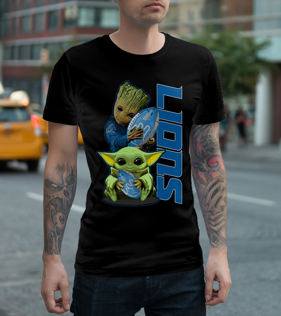 Grzd DETROIT LIONS Baby Groot and Baby Yoda with Football T-Shirt