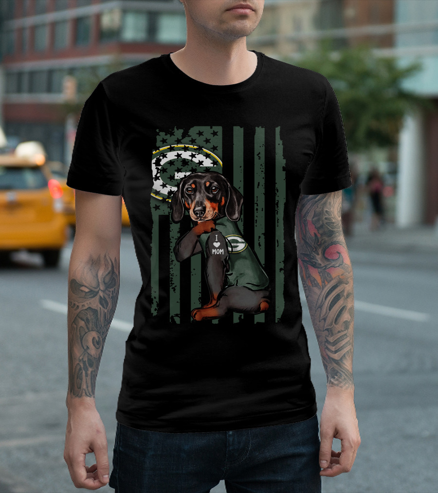 Dachshund I Love Mom Green Bay Packers Fan T-Shirt