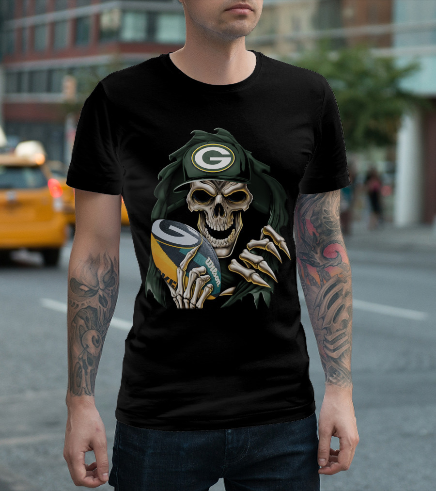 Skull Holding Wilson Football Green Bay Packers T-Shirt
