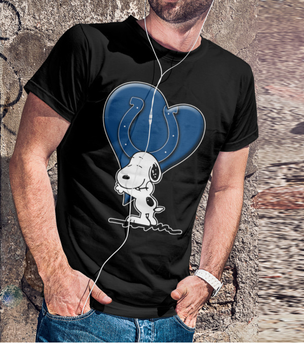 Snoopy Hugging Colts Horseshoe Heart Indianapolis Colts Snp T-Shirt