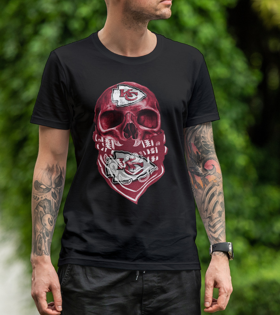 Kansas City Chiefs Skull Bandana T-Shirt