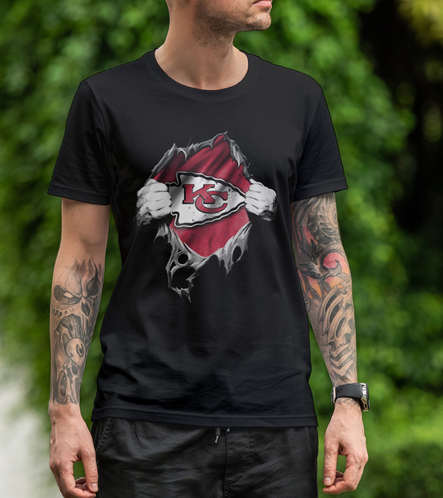 Torn Kansas City Chiefs Logo Ripped Effect T-Shirt
