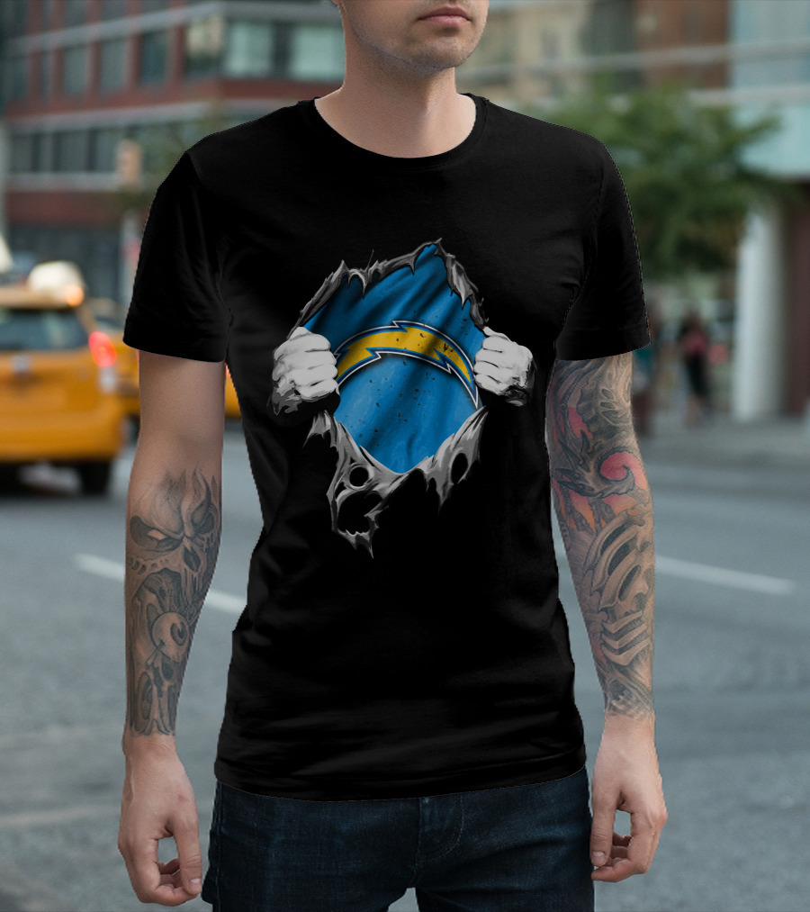 Ripped Los Angeles Chargers Lightning Bolt Logo کШz T-Shirt