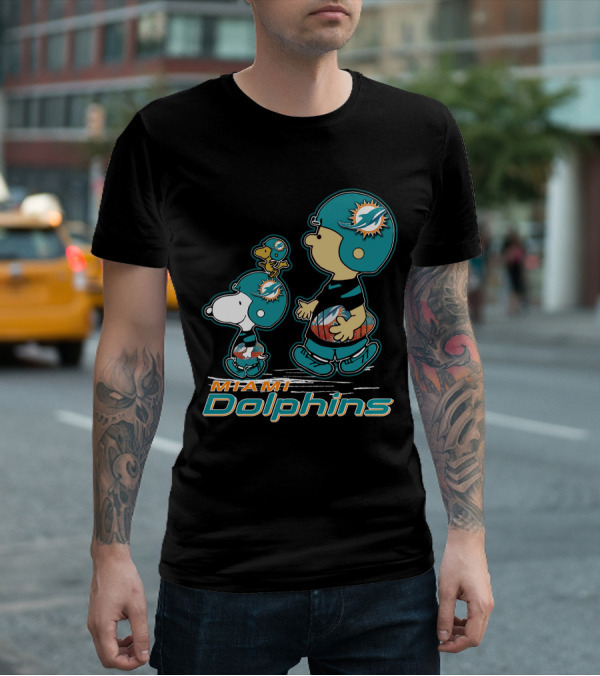 Snpfootball Miami Dolphins Peanuts Characters T-Shirt