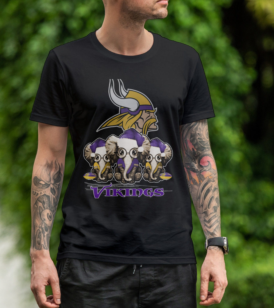 Elephan Xmas Minnesota Vikings Santa Hat Football T-Shirt