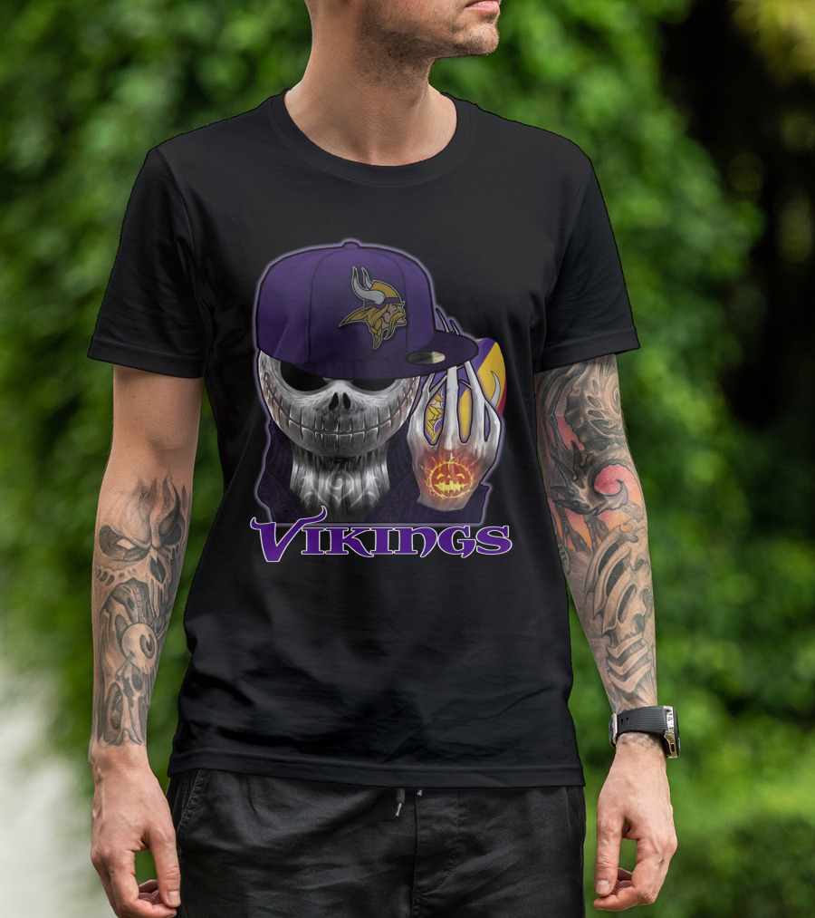 Vikings Skull With Pumpkin And Football In Purple Hat T-Shirt