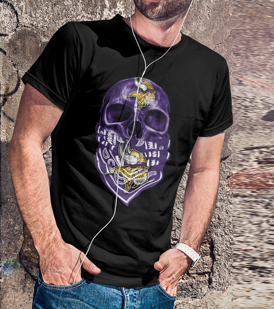 Skull Purple Bandana Minnesota Vikings NFL Football Team T-Shirt