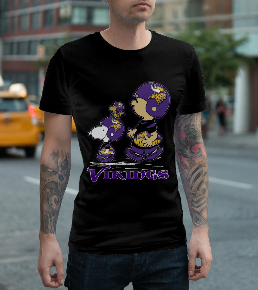 Snpfootball Minnesota Vikings Peanuts Characters Vikings Helmets T-Shirt