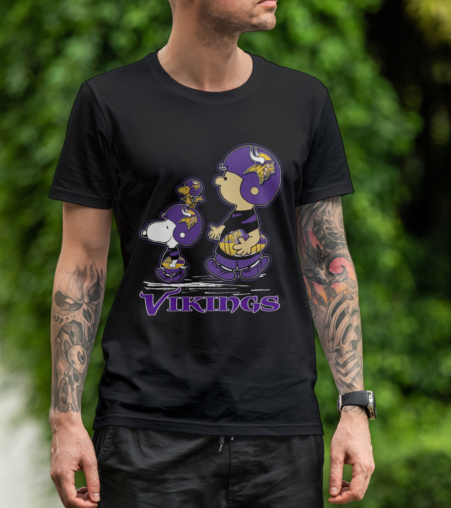 Snpfootball Minnesota Vikings Peanuts Characters Vikings Helmets T-Shirt