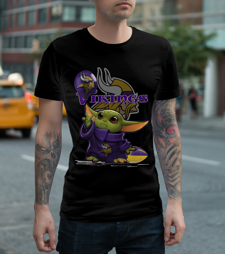 Yoda Holding Minnesota Vikings Football Helmet with Team T-Shirt