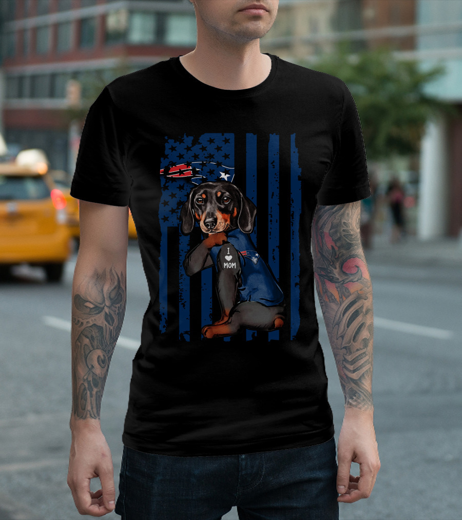 Dachshund New England Patriots I Love Mom T-Shirt