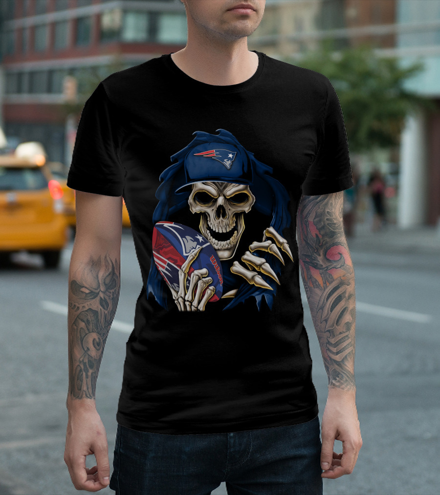 Skullbong New England Patriots Skeleton with Cap Holding Wilson Football T-Shirt