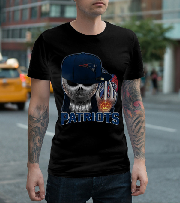 Jackskull New England Patriots Skull Football Fan T-Shirt
