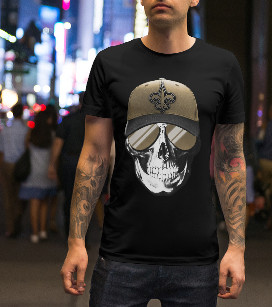 Skull V7 New Orleans Saints Fleur-de-Lis Hat And Sunglasses T-Shirt
