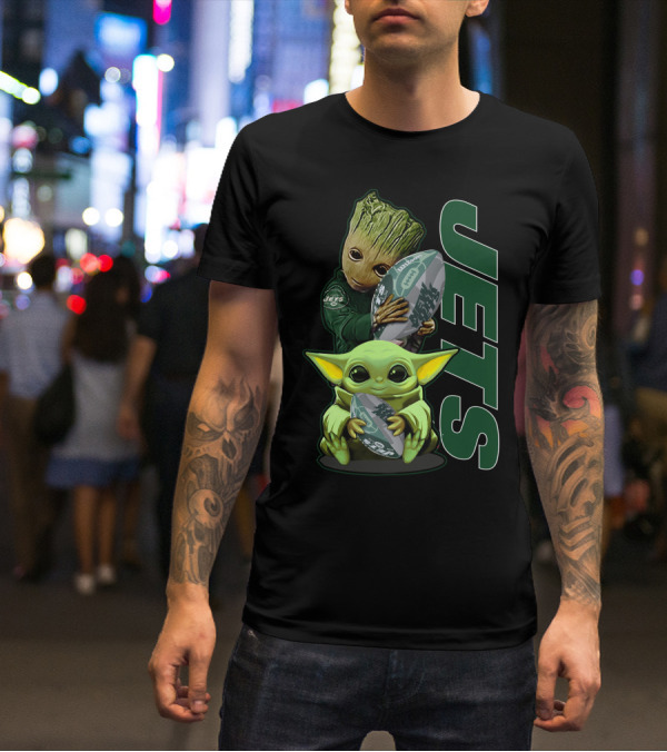 Grzd New York Jets Baby Groot And Baby Yoda With Football T-Shirt