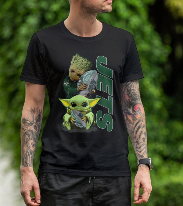 Grzd New York Jets Baby Groot And Baby Yoda With Football T-Shirt