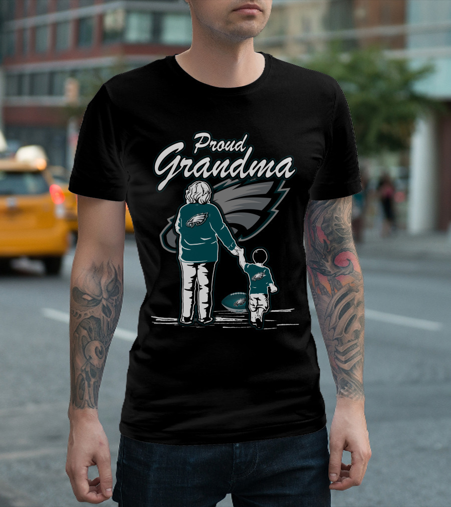 Proud Grandma Philadelphia Eagles Family Fan Love T-Shirt
