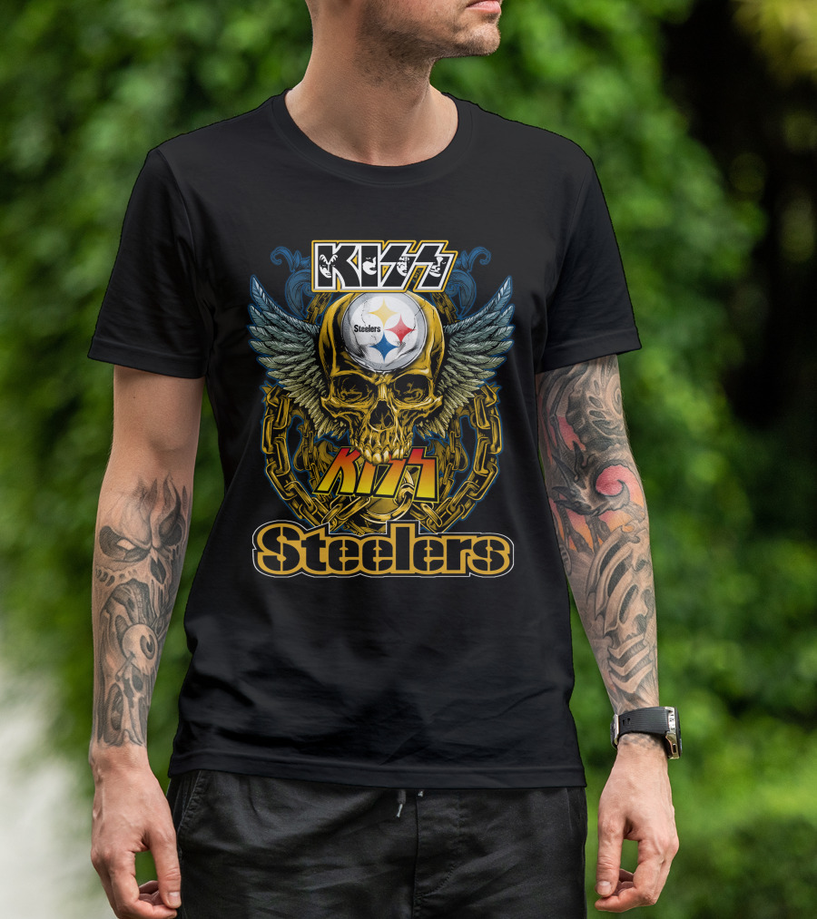 Kiss Steelers Skull Winged Helmet Chain Motif T-Shirt