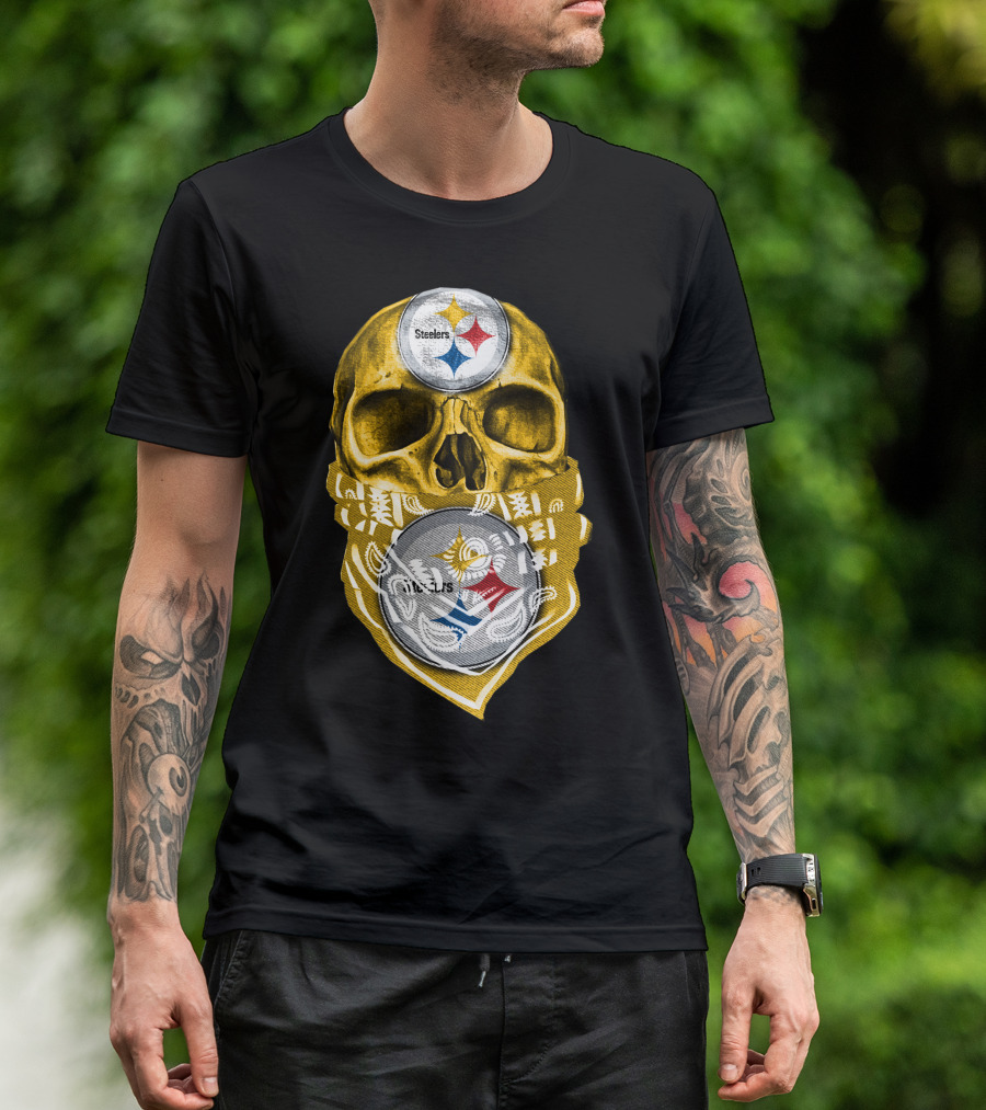Skull V5 Steelers Bandana Logo Football Fan Gear T-Shirt