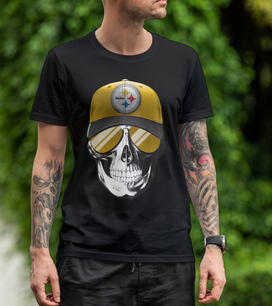 Skull V7 Pittsburgh Steelers Yellow Cap And Sunglasses T-Shirt