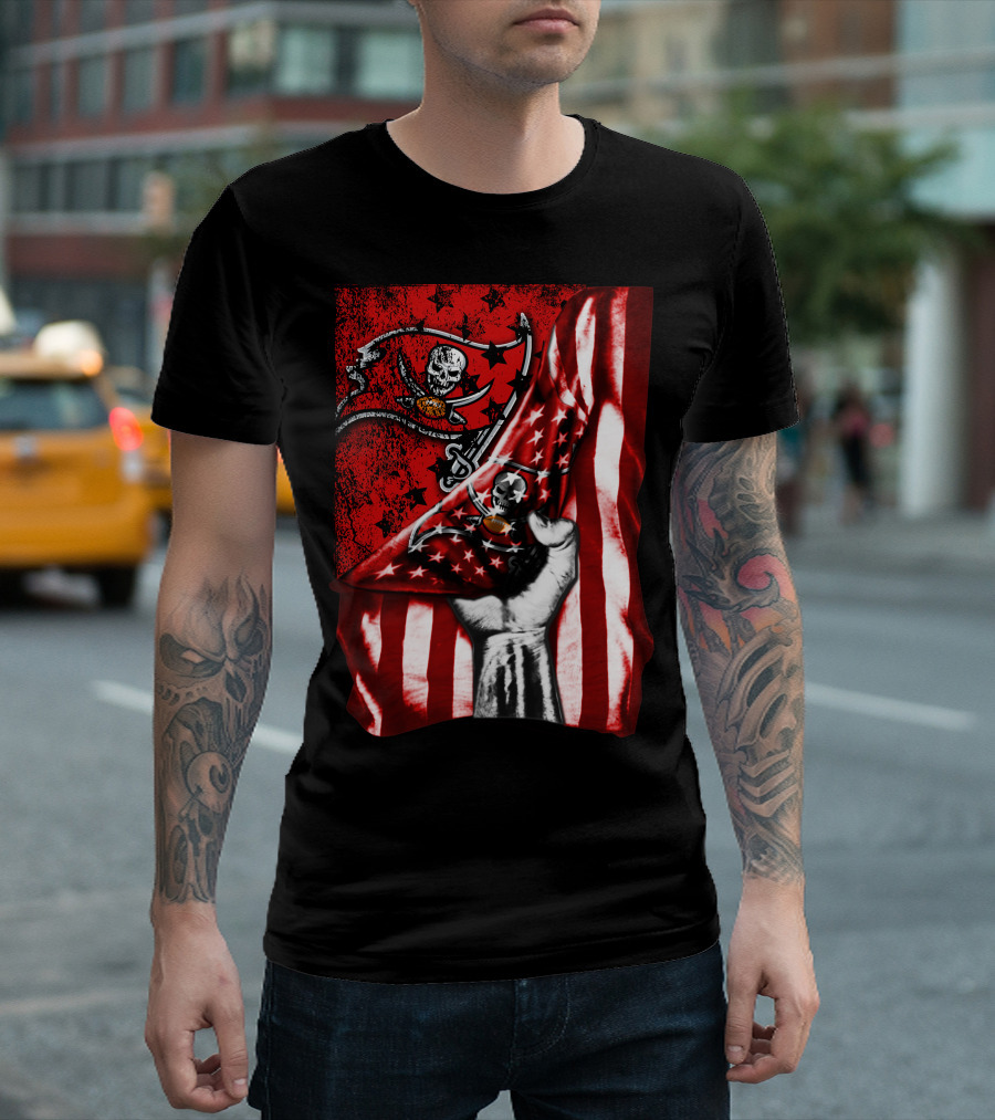 Tampa Bay Buccaneers Flag with Skull and Crossbones T-Shirt