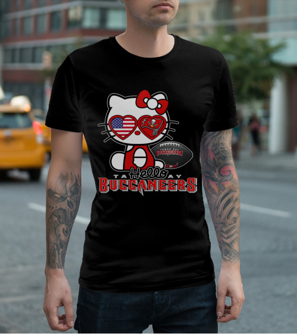 Hello Kitty Tampa Bay Buccaneers Football Heart Glasses T-Shirt