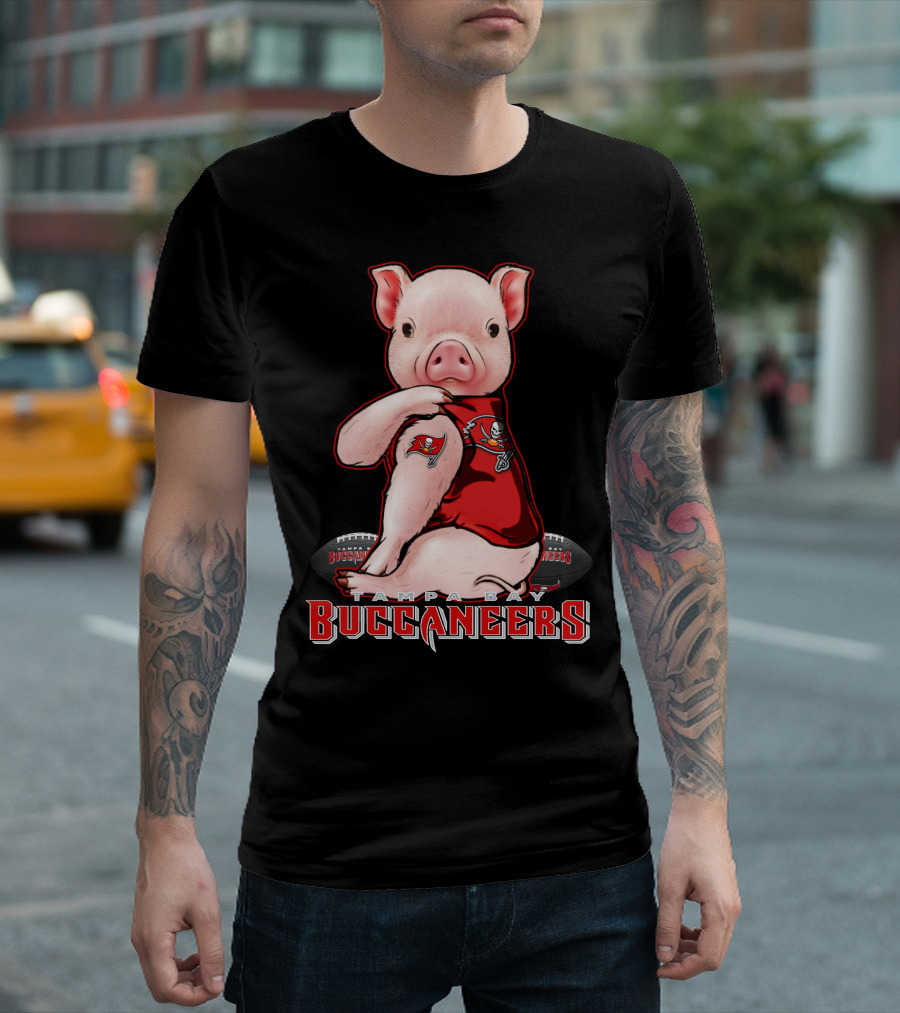 Tampa Bay Buccaneers Pig Football Fan T-Shirt