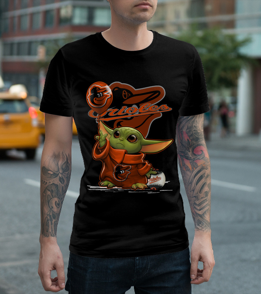 Yoda Holding Baltimore Orioles Balloon with Logo and Baseball T-Shirt