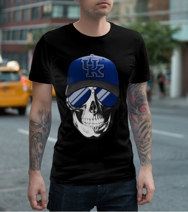Skull With Kentucky Wildcats Cap And Reflective Sunglasses T-Shirt