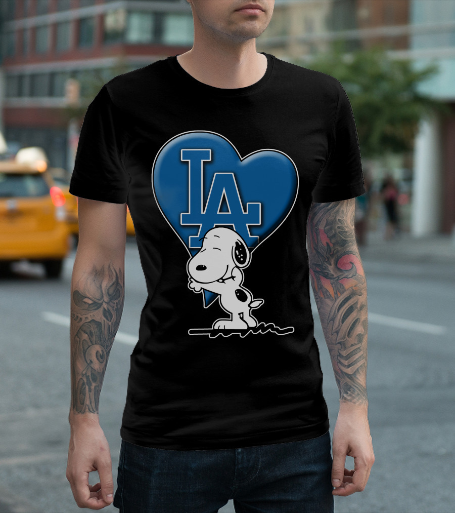 Snoopy Hugging La Dodgers Heart Snp V1 Los Angeles Dodgers T-Shirt