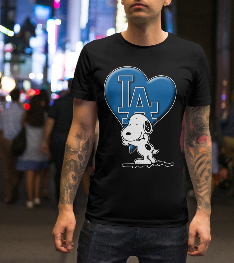 Snoopy Hugging La Dodgers Heart Snp V1 Los Angeles Dodgers T-Shirt