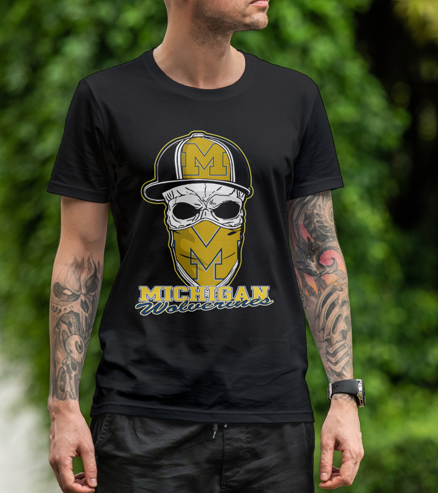 Michigan Wolverines Skull Hat M T-Shirt