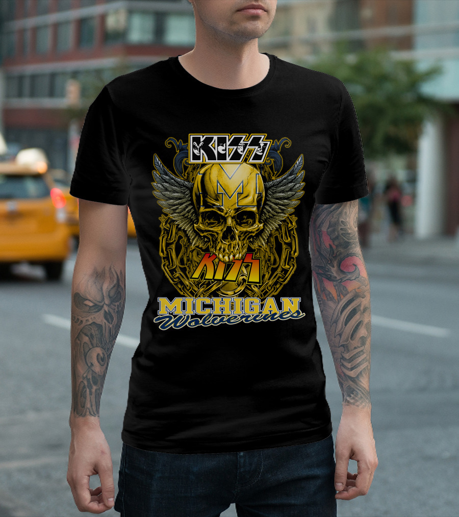 Kiss Michigan Wolverines Skull With Wings And Chains T-Shirt