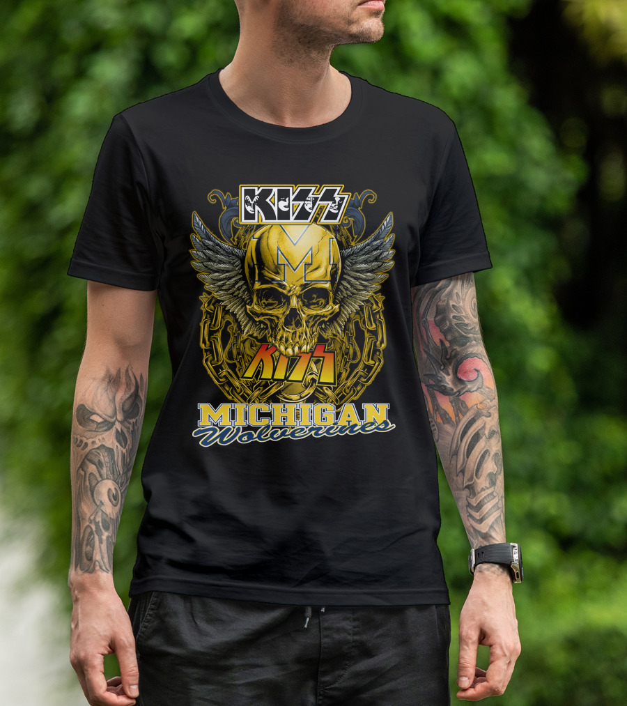 Kiss Michigan Wolverines Skull With Wings And Chains T-Shirt