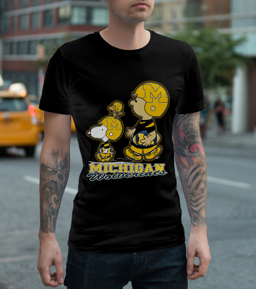 Snpfootball Michigan Wolverines Peanuts Characters Charlie Brown Snoopy Woodstock T-Shirt