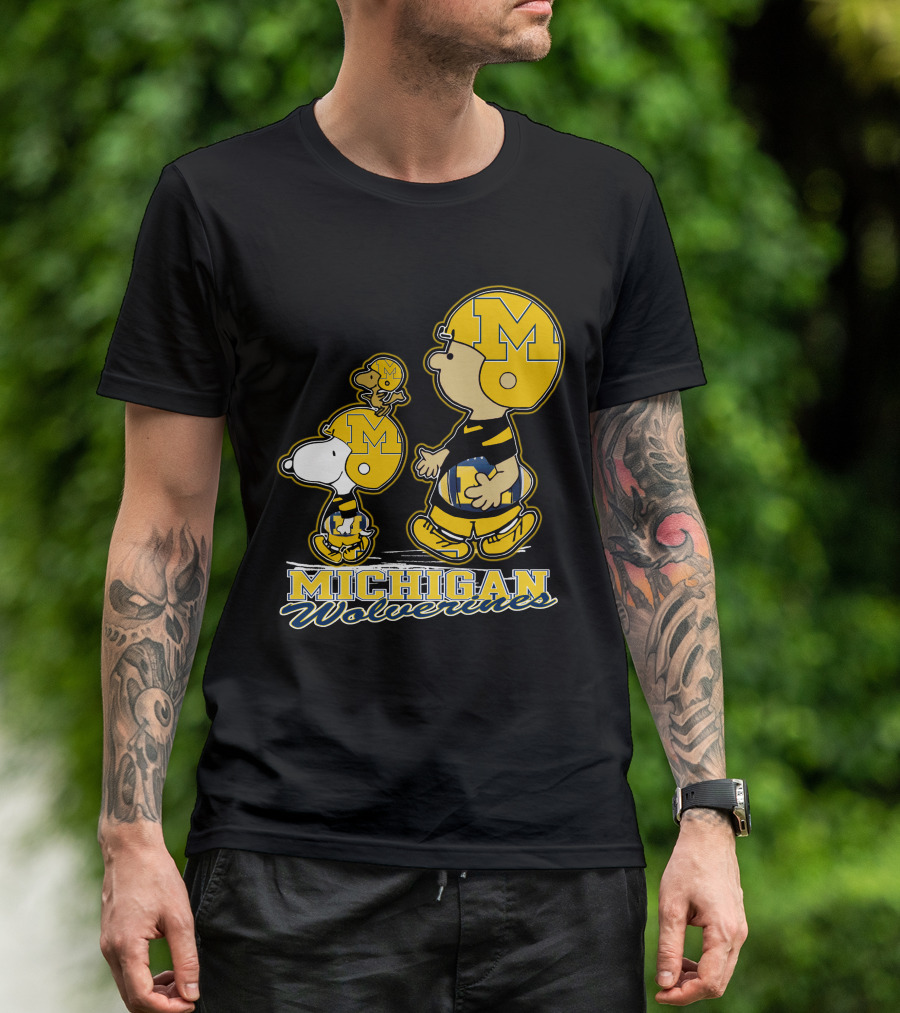 Snpfootball Michigan Wolverines Peanuts Characters Charlie Brown Snoopy Woodstock T-Shirt