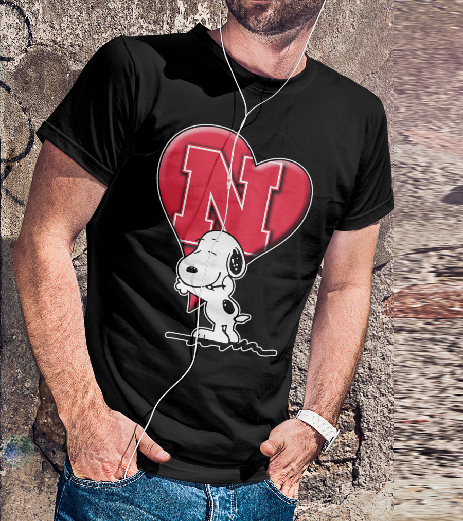 Snp V1 Nebraska Cornhuskers Snoopy Hugging Red Heart N T-Shirt