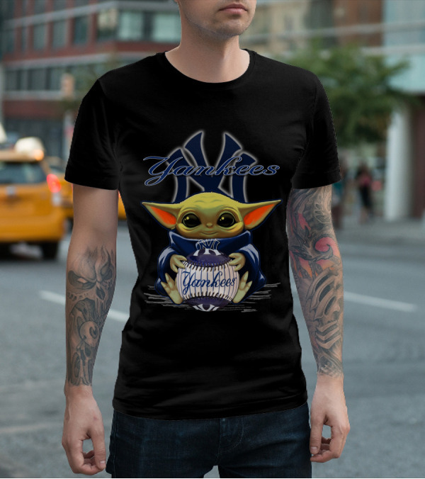 Yankees Baby Yoda Holding New York Yankees Baseball T-Shirt